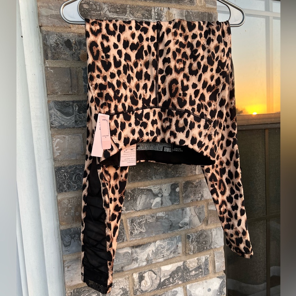 Leopard Incredible Essential Legging - NWT